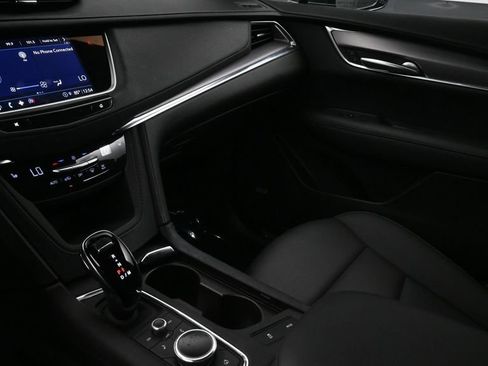 Certified 2023 Cadillac XT5 Luxury FWD image 8