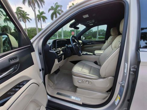 Used 2021 Cadillac Escalade ESV Premium Luxury w/ Performance Package RWD image 5