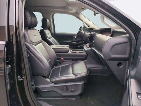 Used 2025 Ford Expedition Max Platinum AWD/4WD image 28