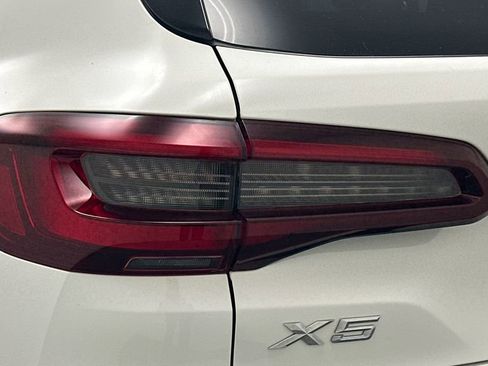 Used 2023 BMW X5 xDrive40i w/ Climate Comfort Package image 22