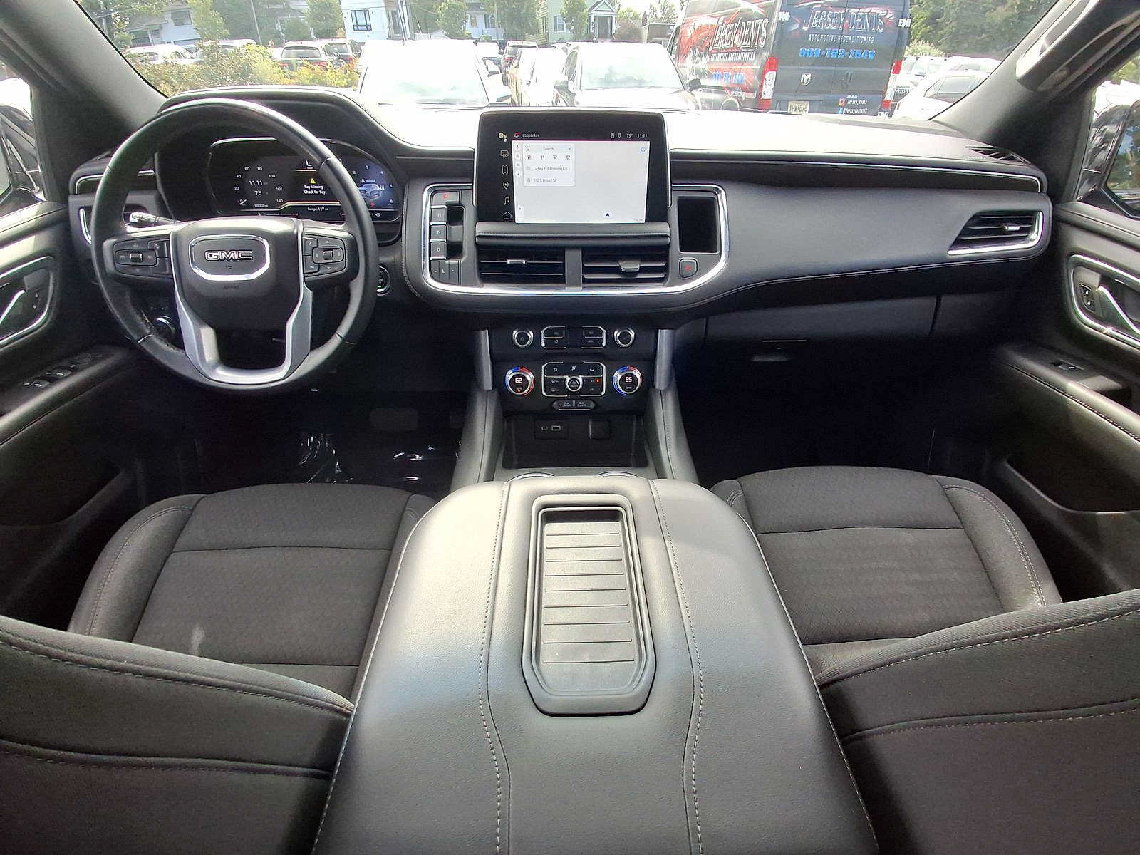 Used 2022 GMC Yukon SLE w/ Gmc Pro Safety Plus Package AWD/4WD image 10