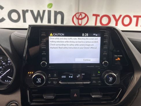 Used 2022 Toyota Highlander XLE image 36