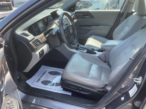 Used 2017 Honda Accord EX-L image 12