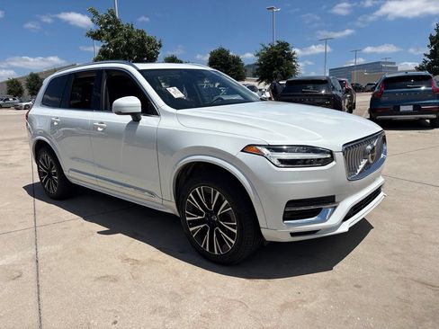 Used 2023 Volvo XC90 T8 Core AWD/4WD image 3