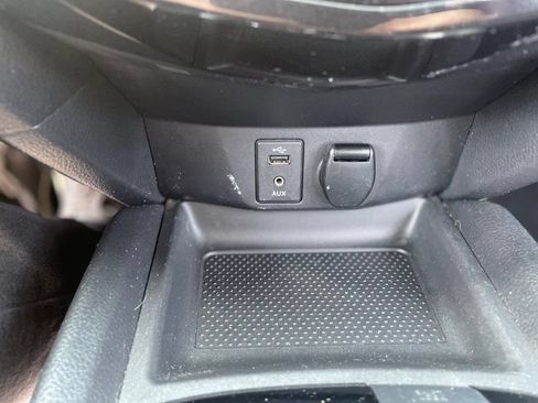 Used 2015 Nissan Rogue S AWD/4WD image 25