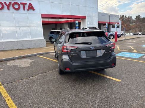 Used 2024 Subaru Outback Premium image 4