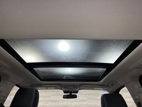 Used 2024 Ford Expedition Max XLT image 19