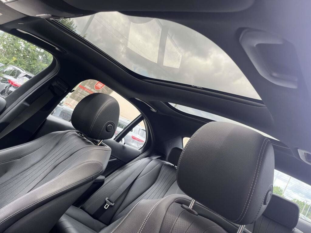 Used 2021 Mercedes-Benz E 350 4MATIC Sedan image 5