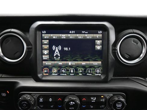 Used 2022 Jeep Wrangler Unlimited Sahara w/ Cold Weather Group AWD/4WD image 19