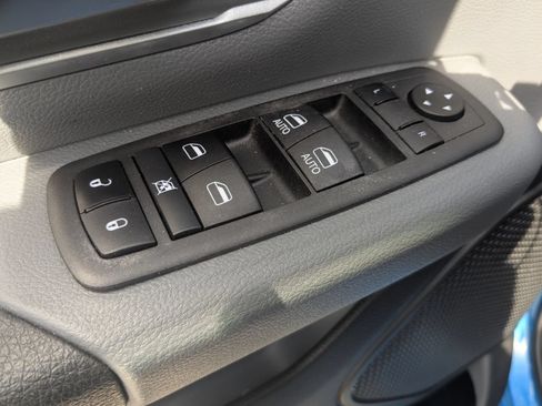 Used 2022 RAM 1500 Big Horn AWD/4WD image 12