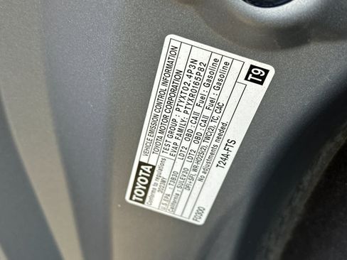 Used 2023 Toyota Highlander XLE FWD image 31