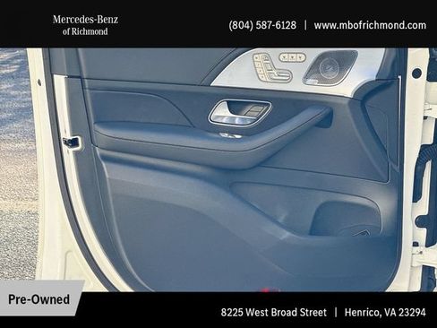 Used 2025 Mercedes-Benz GLS 580 4MATIC image 11