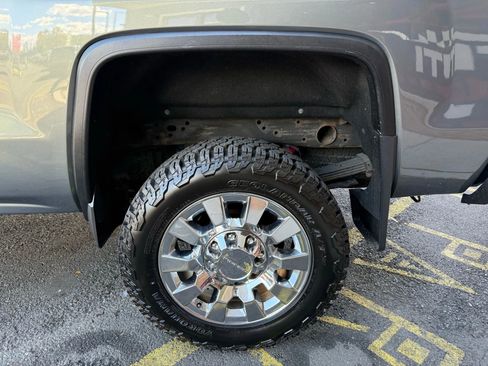 Used 2018 GMC Sierra 2500 Denali w/ Suspension Package, Off-Road image 39