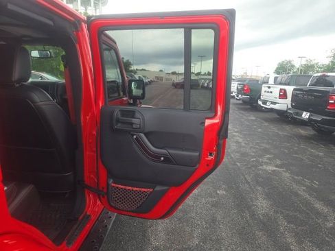 Used 2017 Jeep Wrangler Unlimited Rubicon AWD/4WD image 22