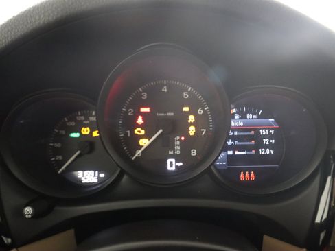 Used 2023 Porsche Macan image 18