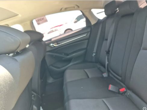 Used 2019 Honda Accord EX image 6