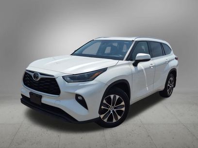 Used 2021 Toyota Highlander XLE