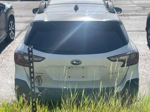 Used 2025 Subaru Outback Premium AWD/4WD image 4