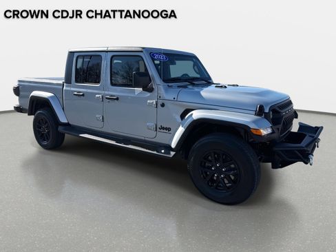 Certified 2023 Jeep Gladiator Sport image 2
