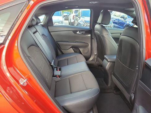 Used 2020 Kia Forte GT-Line w/ GT-Line Premium Package FWD image 12