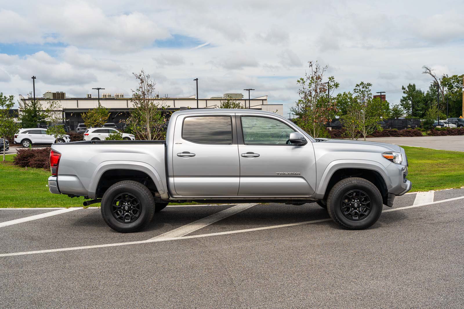 Used 2021 Toyota Tacoma SR5 RWD image 8
