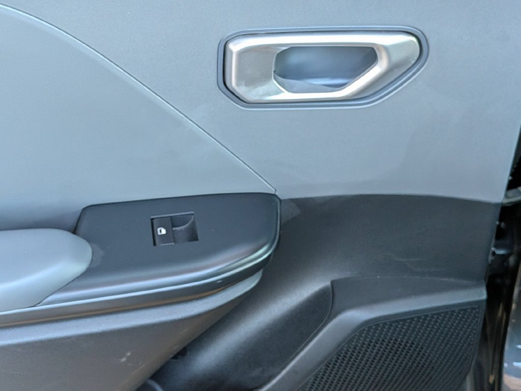 Used 2025 Kia K4 FWD image 26