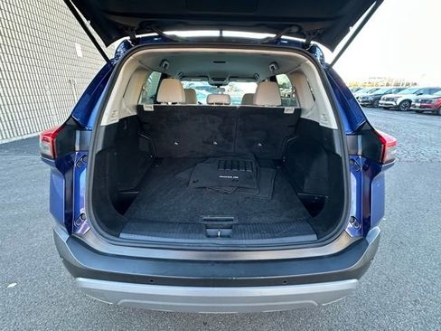 Used 2021 Nissan Rogue SV image 17