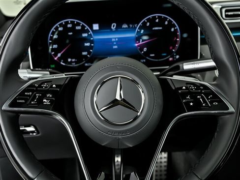 Used 2025 Mercedes-Benz S 580 4MATIC Sedan image 29