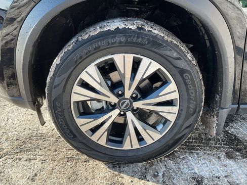 Used 2023 Nissan Rogue SV image 8