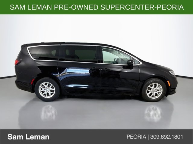 Used 2024 Chrysler Pacifica Touring-L FWD image 8