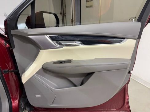 Certified 2023 Cadillac XT6 Premium Luxury AWD/4WD image 31