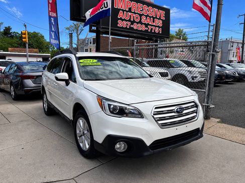 Used 2017 Subaru Outback 2.5i Premium AWD/4WD image 1