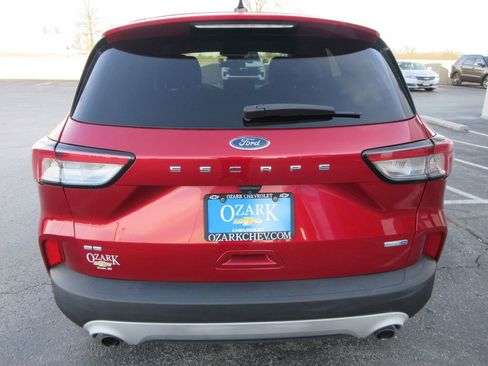 Used 2020 Ford Escape SE image 4