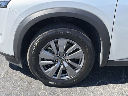 Used 2025 Nissan Pathfinder SV AWD/4WD image 10