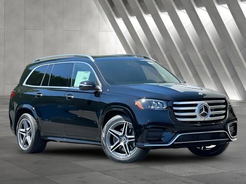 Used 2024 Mercedes-Benz GLS 450 4MATIC image 2