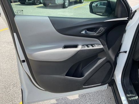Used 2020 Chevrolet Equinox LS w/ LS Convenience Package FWD image 12