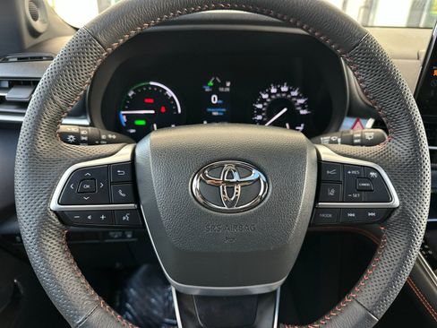 Used 2024 Toyota Sienna XSE w/ XSE Plus Package image 28