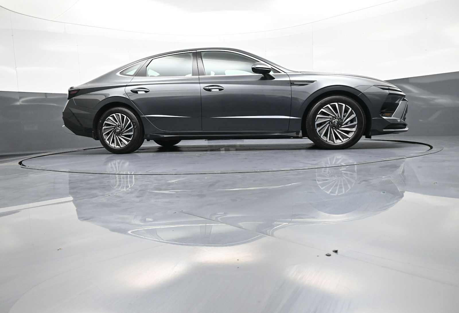 Used 2026 Hyundai Sonata SEL FWD image 29