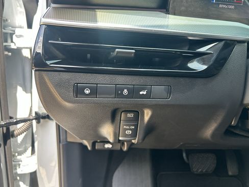 Certified 2025 Nissan Murano SL AWD/4WD image 28