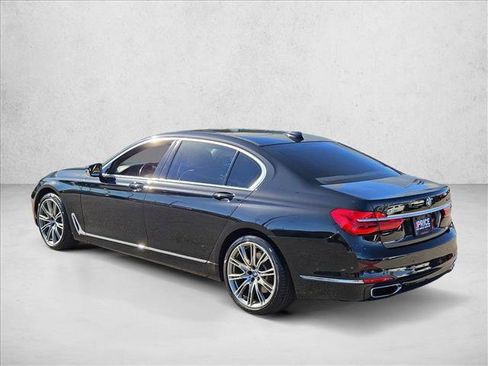 Used 2017 BMW 740i xDrive image 7