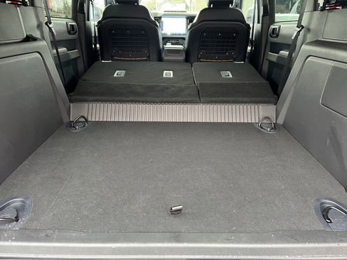 Used 2023 Ford Bronco Badlands image 21