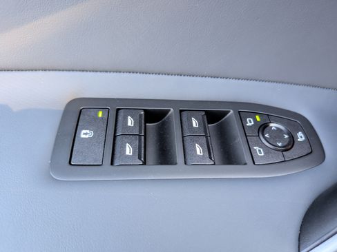 Used 2026 BMW iX xDrive60 w/ M Sport Package image 29