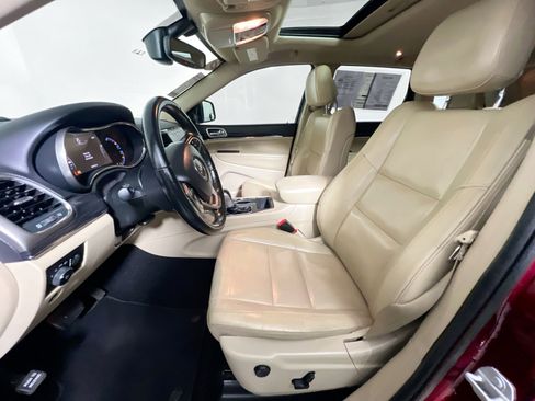 Used 2020 Jeep Grand Cherokee Limited image 14