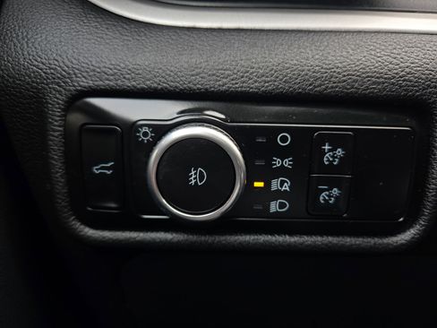 Used 2024 Ford Explorer XLT w/ Equipment Group 202A image 24