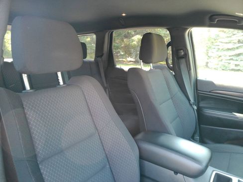 Used 2018 Jeep Grand Cherokee Laredo AWD/4WD image 17