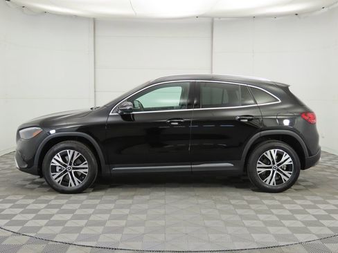 Certified 2025 Mercedes-Benz GLA 250 image 8