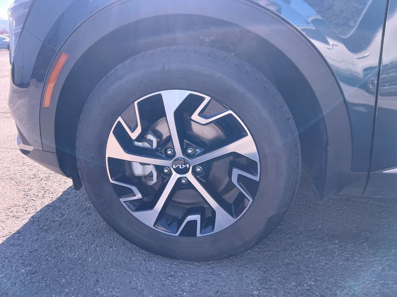 Certified 2025 Kia Sportage EX AWD/4WD image 10