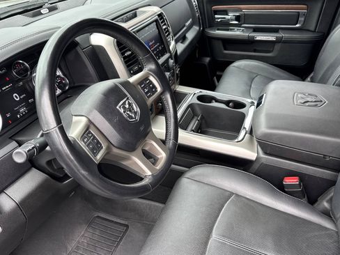 Used 2019 RAM 1500 Laramie w/ Convenience Group AWD/4WD image 9