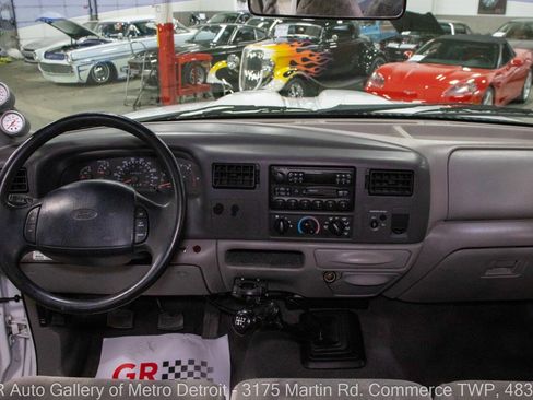 Used 2000 Ford F350 XLT image 16