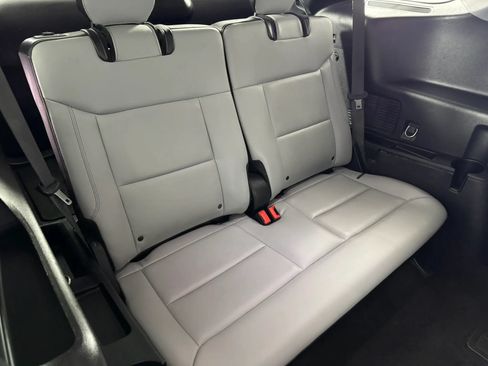 Used 2021 Ford Explorer XLT w/ Equipment Group 202A AWD/4WD image 38